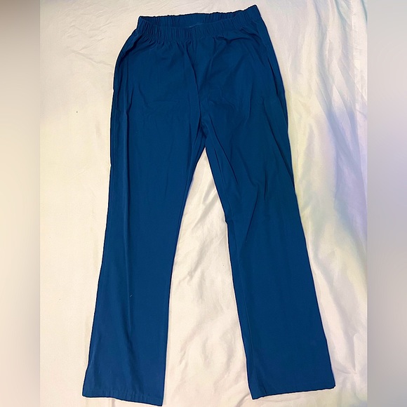 Authentic Cherokee scrubs - Picture 4 of 6